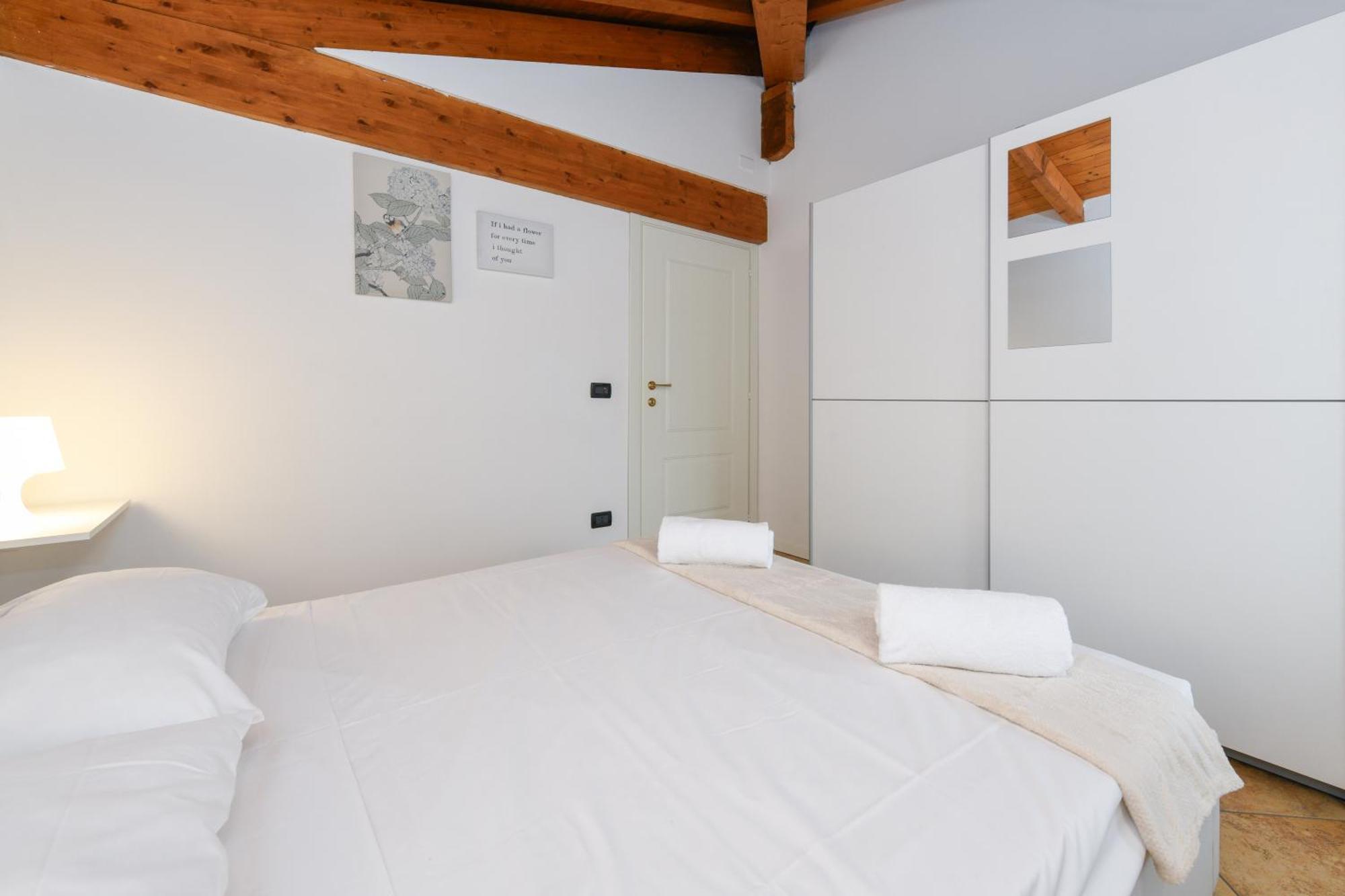 Wendy Apartment- Twobedroom & Pool & Parkprivatefree & Sports 데센자노델가르다 외부 사진